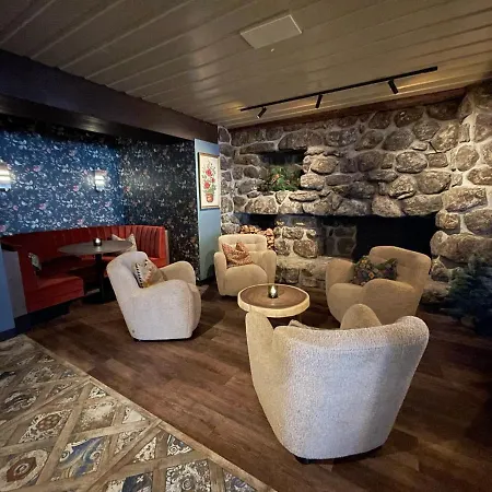 Skogstad 4*