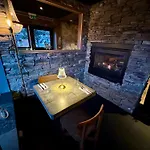 Skogstad - Unike 4*